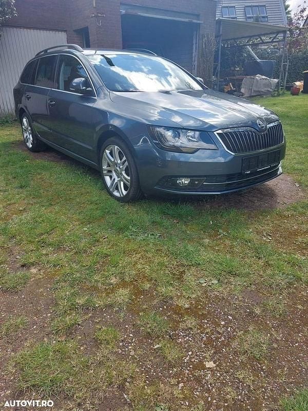Culoaregri Utilizat 2015 Skoda Superb Elegance Break | 12.800 EUR (Puțin scump) - Imagine 1/4