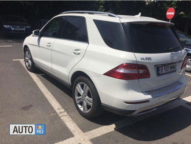 Second-hand Mercedes ML250 204 CP (150 kW) 2012 Alb SUV