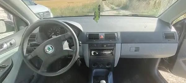 Utilizat 2000 Skoda Fabia Berlinǎ | 5.000 EUR - Imagine 1/4