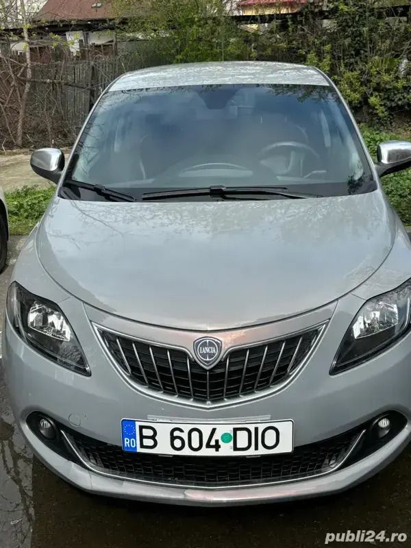 Utilizat 2023 Lancia Ypsilon Hatchback | 13.500 EUR - Imagine 1/4