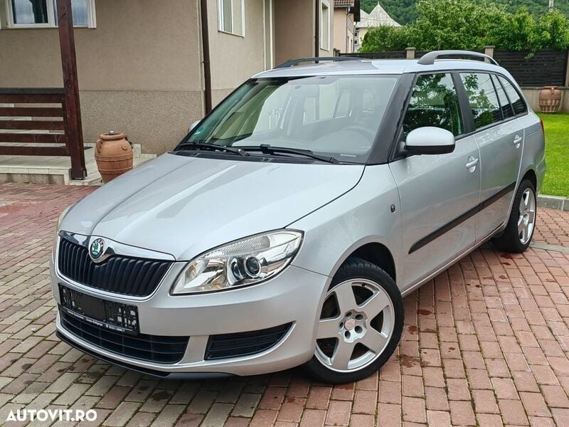 Gri Utilizat 2013 Skoda Fabia Family Hatchback | 3.500 EUR (Preț OK) - Imagine 1/4