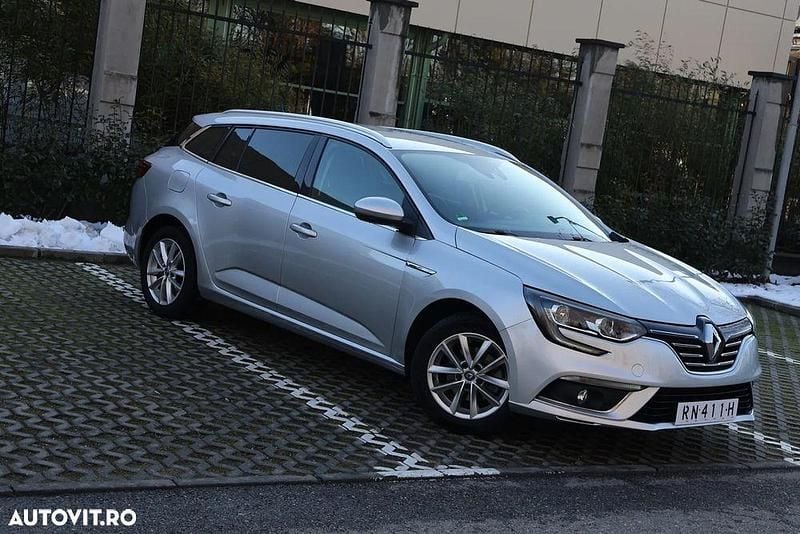 Second-hand Renault Mégane GrandTour Bose Edition 110 CP (80 kW) 2018 Culoareargint Break