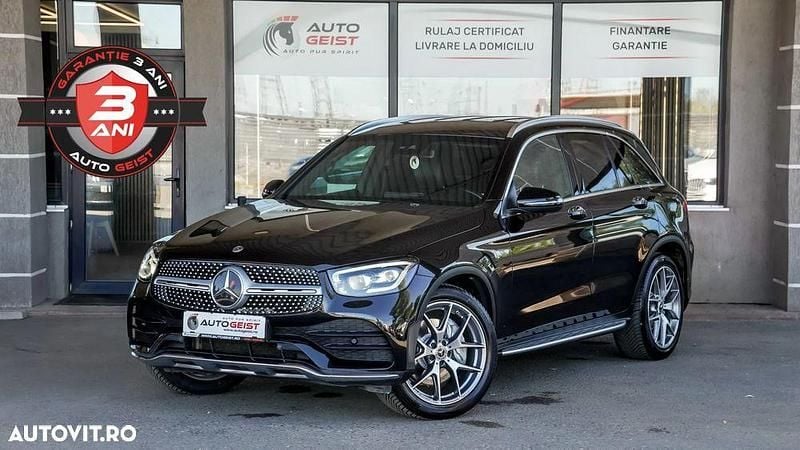 Culoarenegru Utilizat 2021 Mercedes GLC300 AMG line SUV | 35.990 EUR (Puțin scump) - Imagine 1/4