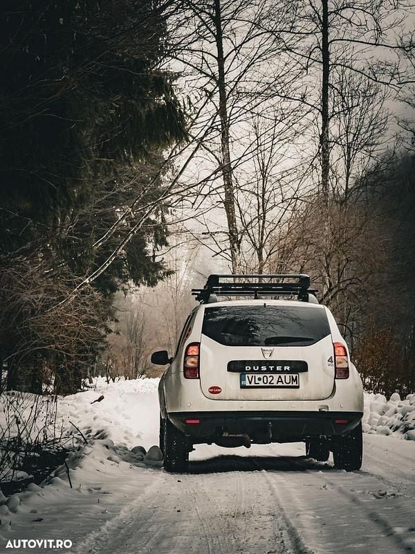 Second-hand Dacia Duster Lauréate 110 CP (80 kW) 2014 Culoarealb SUV