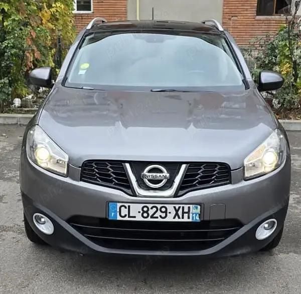 Gri Second-hand 2013 Nissan Qashqai Tekna SUV | 5.649 EUR (Preț bun) - Imagine 1/4