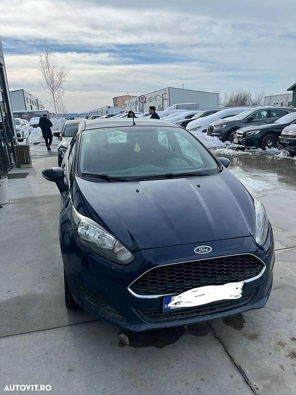 Second-hand Ford Fiesta 75 CP (55 kW) 2016 Culoarealbastru Berlinǎ