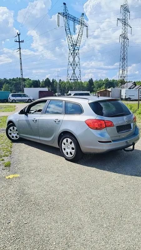 Second-hand Opel Astra Edition 110 CP (80 kW) 2011 Break