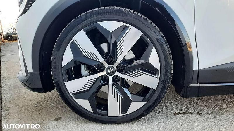 Second-hand Renault Megane E-Tech Techno 161 kW (220 CP) 2023 Culoarealb Hatchback