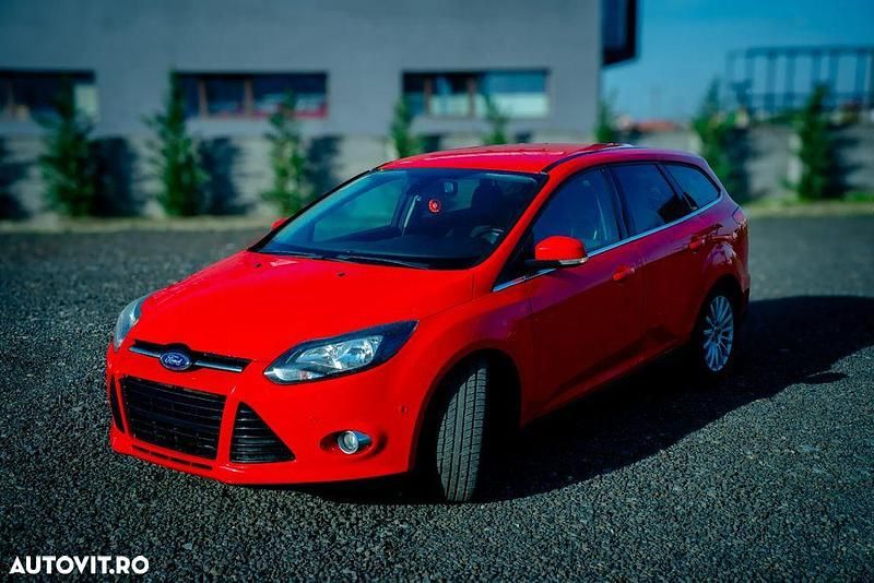 Culoarerosu Utilizat 2012 Ford Focus Titanium Break | 4.550 EUR (Preț OK) - Imagine 1/4