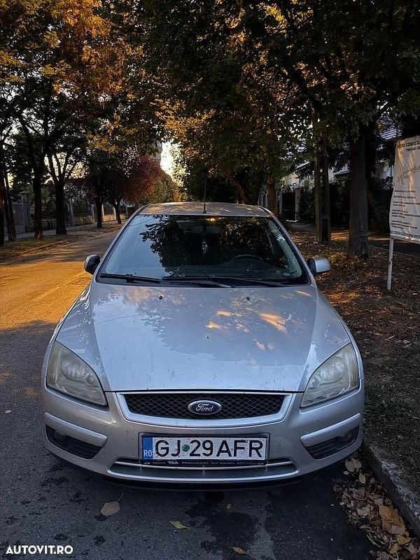 Culoaregri Utilizat 2007 Ford Focus Trend Hatchback | 2.000 EUR (Preț OK) - Imagine 1/4