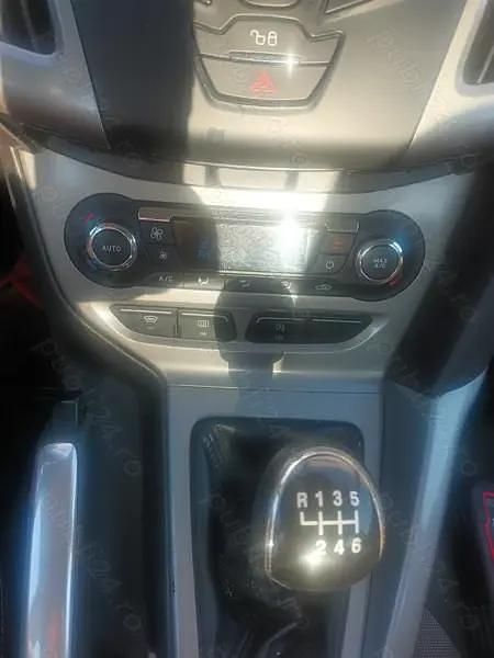 Gri Utilizat 2013 Ford Focus Berlinǎ | 3.999 EUR (Preț bun) - Imagine 1/4