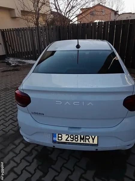 Alb Utilizat 2023 Dacia Logan Berlinǎ | 10.500 EUR (Preț OK) - Imagine 1/4