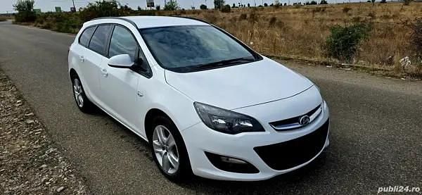Alb Utilizat 2014 Opel Astra Break | 3.990 EUR (Preț OK) - Imagine 1/4