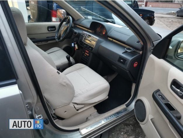 Second-hand Nissan X-Trail 115 CP (84 kW) 2003 Bej SUV