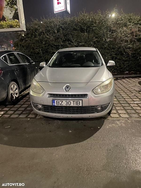 Culoareargint Second-hand 2010 Renault Fluence Authentique Berlinǎ | 4.800 EUR (Puțin scump) - Imagine 1/4
