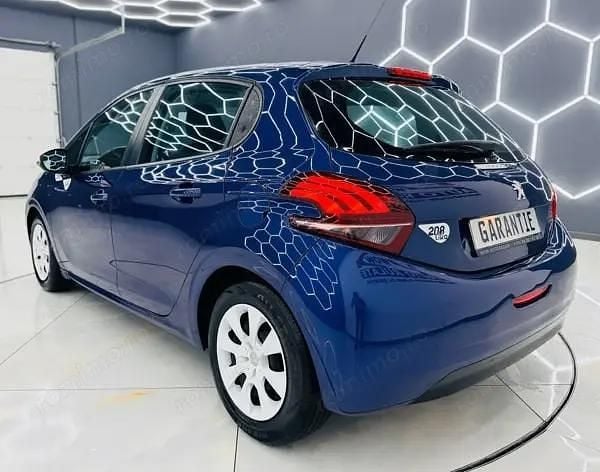 Second-hand Peugeot 208 68 CP (50 kW) 2017 Culoarealbastru Hatchback