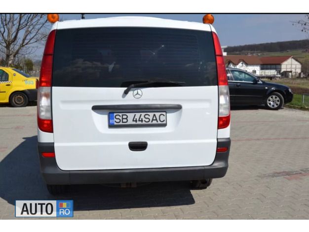 Second-hand Mercedes Vito 163 CP (119 kW) 2004 Alb Van