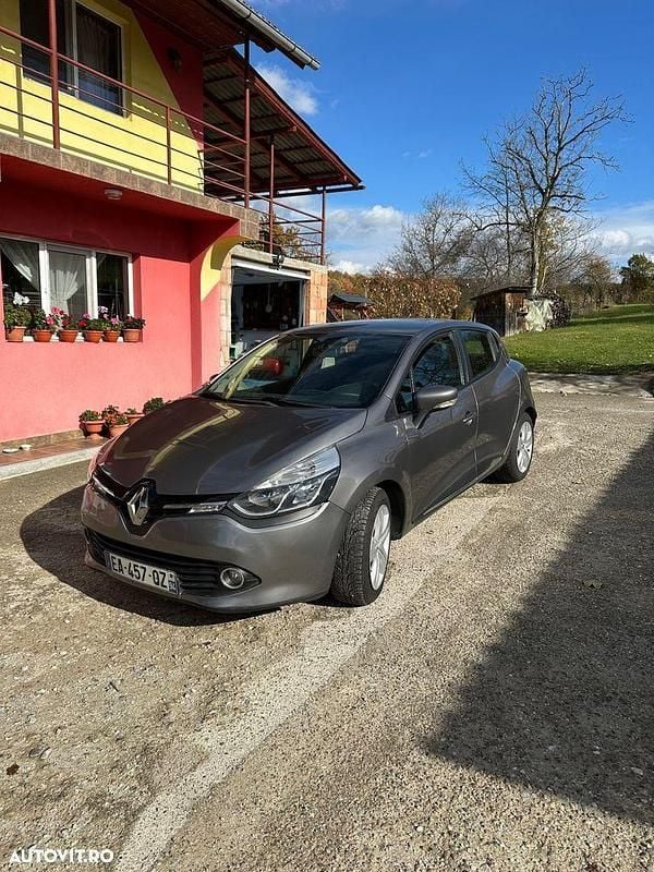 Culoaregri Utilizat 2016 Renault Clio IV Intens Hatchback | 5.900 EUR (Preț OK) - Imagine 1/4