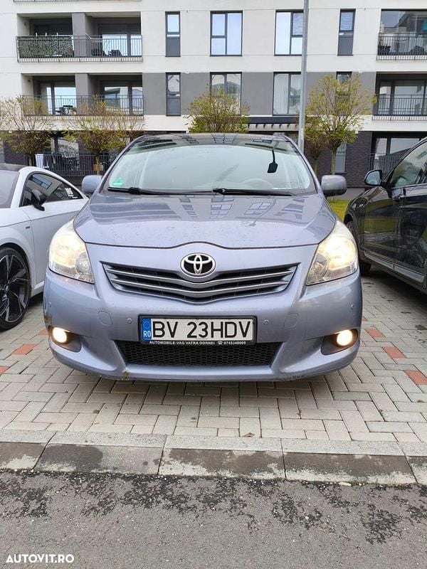 Culoarealbastru Utilizat 2010 Toyota Verso Monovolum | 4.700 EUR - Imagine 1/4
