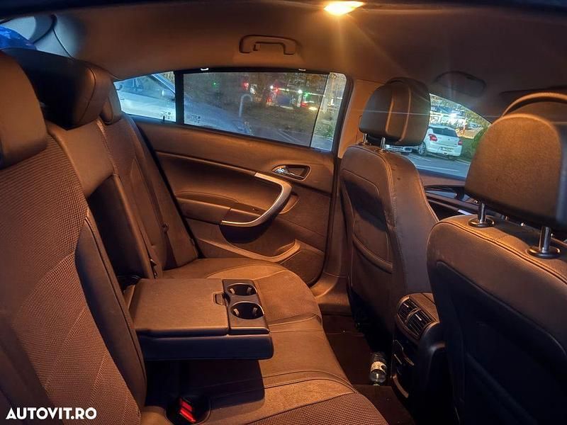 Second-hand Opel Insignia 180 CP (132 kW) 2011 Culoarenegru Berlinǎ