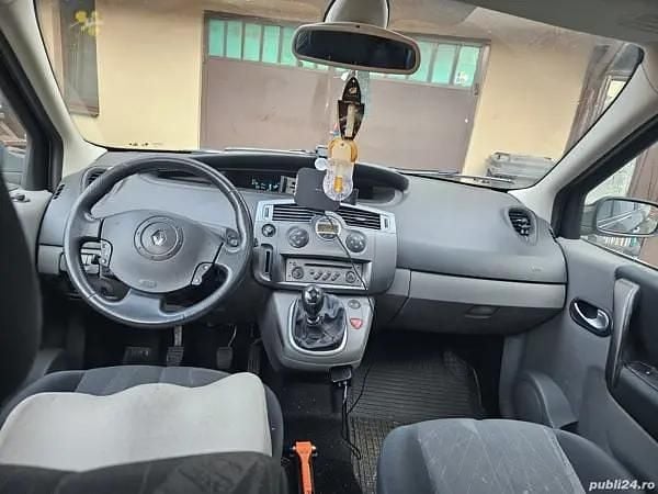 Utilizat 2006 Renault Scénic II Monovolum | 6.000 EUR - Imagine 1/4