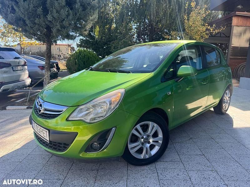 Culoareverde Utilizat 2014 Opel Corsa Berlinǎ | 2.999 EUR (Preț OK) - Imagine 1/4