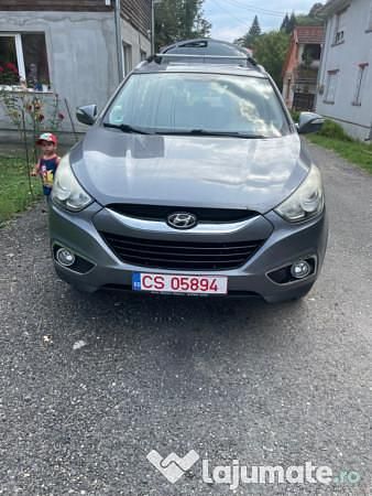 Gri Utilizat 2013 Hyundai ix35 SUV | 8.000 EUR (Preț OK) - Imagine 1/4