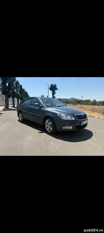 Utilizat 2011 Skoda Octavia Berlinǎ | 4.000 EUR (Preț bun) - Imagine 1/4