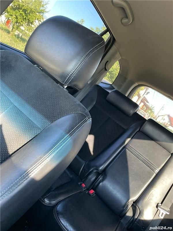 Gri Utilizat 2010 Hyundai Santa Fe SUV | 3.500 EUR - Imagine 1/4