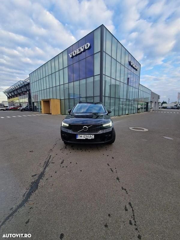 Culoarenegru Utilizat 2025 Volvo XC40 Ultimate SUV | 42.996 EUR - Imagine 1/4