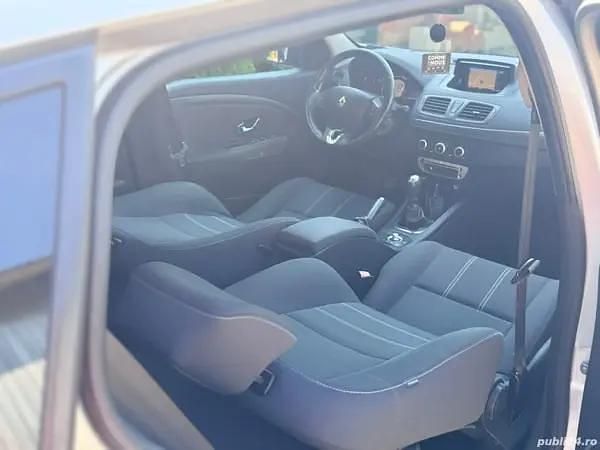 Culoareargint Utilizat 2013 Renault Mégane GrandTour Dynamique Break | 4.150 EUR (Preț bun) - Imagine 1/4