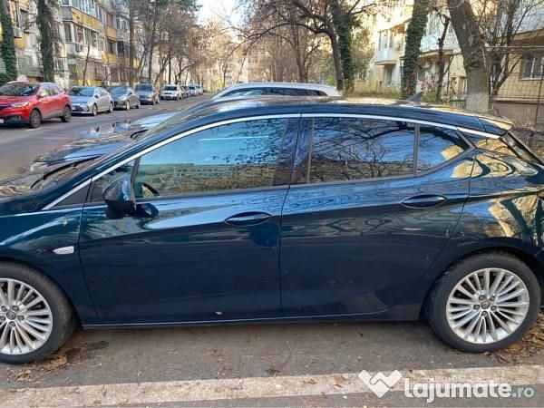 Second-hand Opel Astra 150 CP (110 kW) 2016 Verde Hatchback