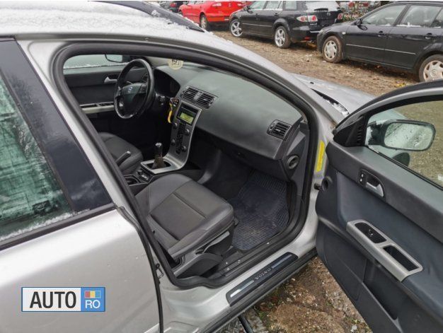 Second-hand Volvo S40 135 CP (99 kW) 2005 Argintiu Berlinǎ