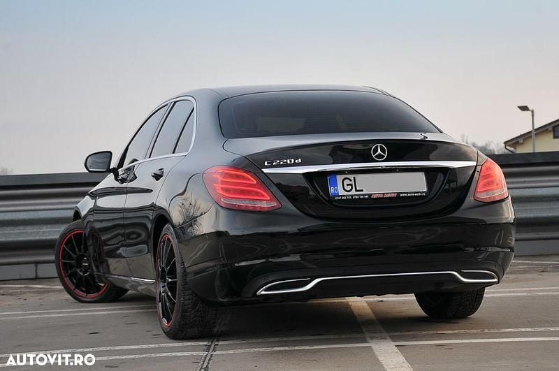 Second-hand Mercedes C220 Avantgarde 170 CP (125 kW) 2015 Culoarenegru Berlinǎ