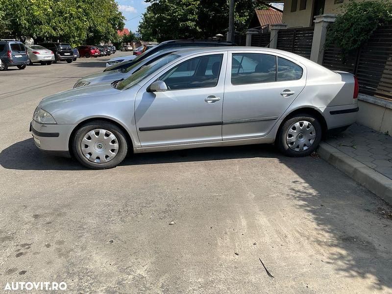 Culoareargint Utilizat 2008 Skoda Octavia Ambiente Hatchback | 4.000 EUR (Puțin scump) - Imagine 1/1