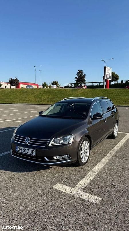Culoaremaro Utilizat 2011 VW Passat Highline Break | 8.000 EUR (Preț OK) - Imagine 1/4