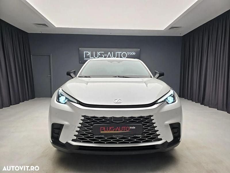 Second-hand Lexus LBX Business Edition 136 CP (100 kW) 2024 Culoarealb SUV