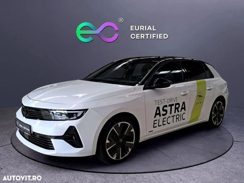 Alb Utilizat 2024 Opel Astra Hatchback | 28.990 EUR - Imagine 1/4