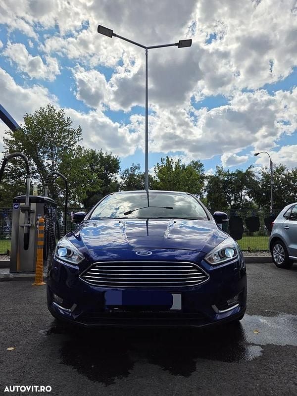 Culoarealbastru Utilizat 2016 Ford Focus Titanium Hatchback | 9.400 EUR (Preț OK) - Imagine 1/4