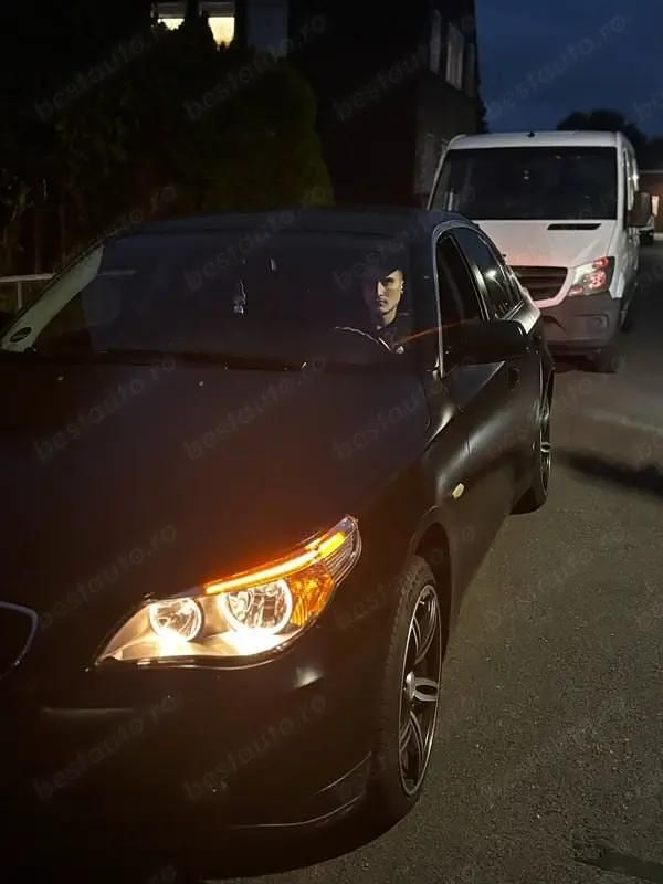 Second-hand BMW 520 170 CP (125 kW) 2005 Berlinǎ