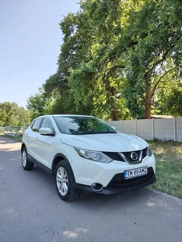Alb Utilizat 2015 Nissan Qashqai SUV | 8.900 EUR (Super Preț) - Imagine 1/4