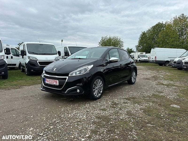 Second-hand Peugeot 208 Style 82 CP (60 kW) 2018 Culoarenegru Hatchback