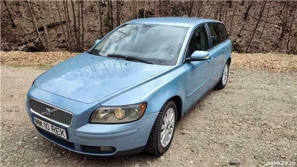 Albastru Utilizat 2005 Volvo V50 Break | 2.000 EUR (Preț OK) - Imagine 1/4