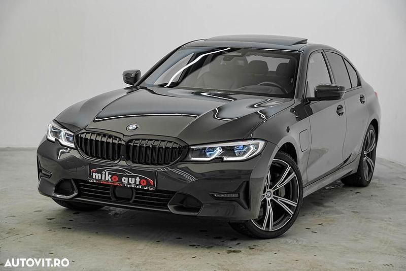 Second-hand BMW 330e Sport Line 292 CP (214 kW) 2021 Culoaregri Berlinǎ