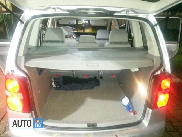 Gri Utilizat 2004 VW Touran Monovolum | 4.200 EUR - Imagine 1/4