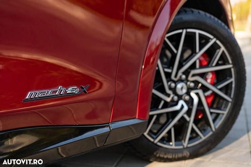 Second-hand Ford Mustang Mach-E 358 kW (487 CP) 2022 Culoarerosu SUV
