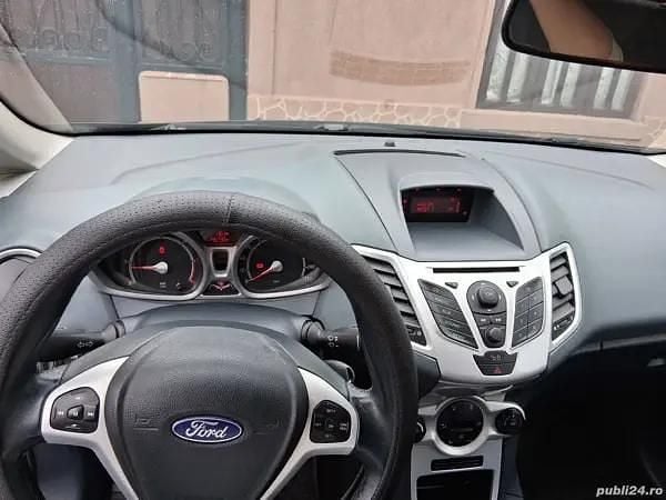 Second-hand Ford Fiesta Titanium 90 CP (66 kW) 2009 Violet Hatchback