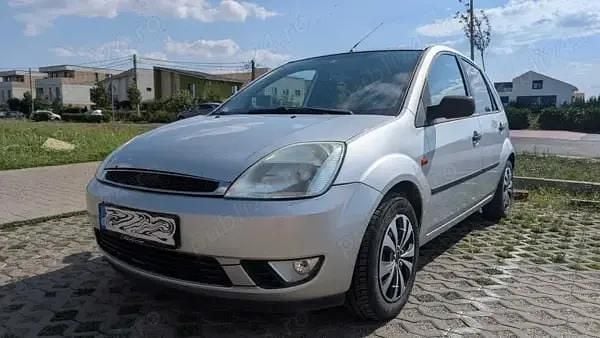 Gri Utilizat 2002 Ford Fiesta Ghia Hatchback | 1.200 EUR (Preț OK) - Imagine 1/4