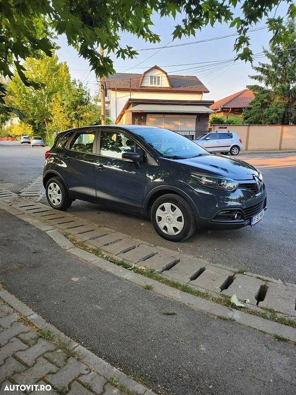 Albastru Utilizat 2017 Renault Captur Life SUV | 8.300 EUR (Preț OK) - Imagine 1/4