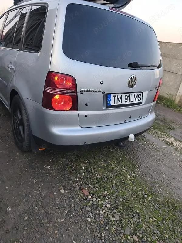 Second-hand VW Touran 136 CP (100 kW) 2005 Monovolum